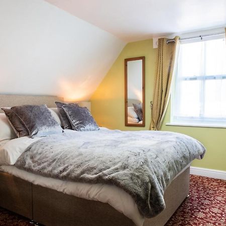 The Tudor Rose Hotel Beverley Bagian luar foto